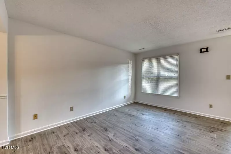 Living - 1725 W Lakeview Drive 1 Johnson City Tn 37601, Johnson City, TN 37601 photo 2 of 2
