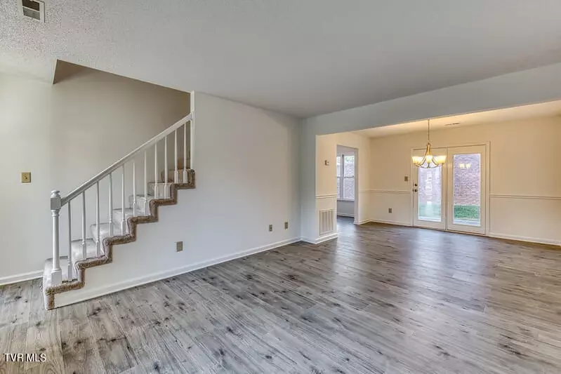 Living - 1725 W Lakeview Drive 1 Johnson City Tn 37601, Johnson City, TN 37601 photo 1 of 2