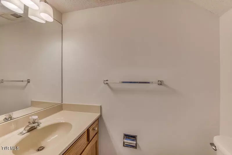 Bath - 1725 W Lakeview Drive 1 Johnson City Tn 37601, Johnson City, TN 37601 photo 1 of 3
