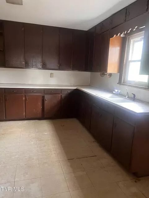 1626 Paperville Road Bristol Tn 37620, Bristol, TN 37620