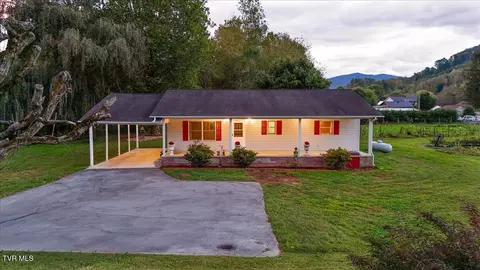 512 Race Street Roan Mountain Tn 37687, Roan Mountain, TN 37687