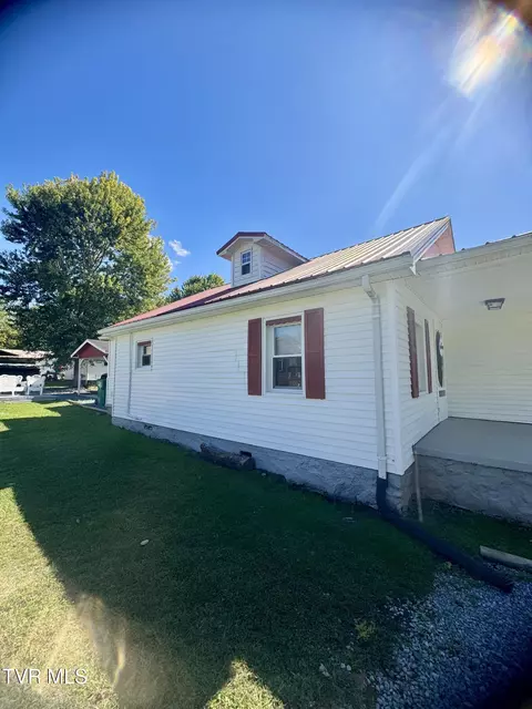 Exterior - 136 Elliott Avenue Erwin Tn 37650, Erwin, TN 37650 photo 4 of 10