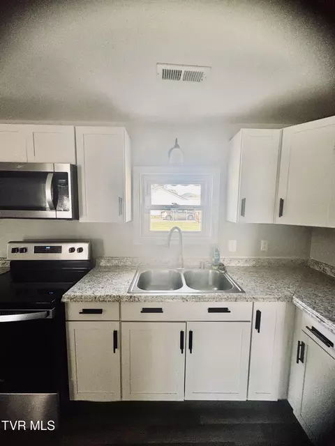 Kitchen - 136 Elliott Avenue Erwin Tn 37650, Erwin, TN 37650 photo 5 of 5