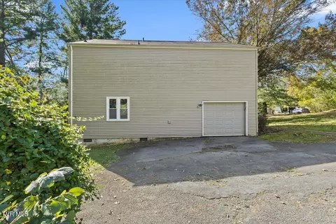 Exterior - 906 Hanson Drive Johnson City Tn 37601, Johnson City, TN 37601 photo 4 of 9