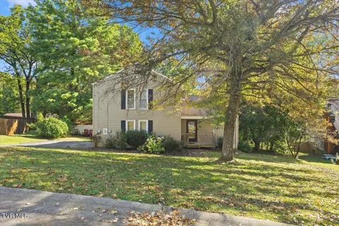 Exterior - 906 Hanson Drive Johnson City Tn 37601, Johnson City, TN 37601 photo 3 of 9
