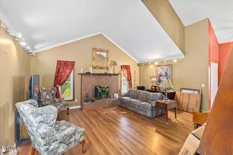 Living - 906 Hanson Drive Johnson City Tn 37601, Johnson City, TN 37601 photo 1 of 1