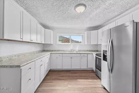Kitchen - 117 Cates Corner Hampton Tn 37658, Hampton, TN 37658 photo 3 of 3