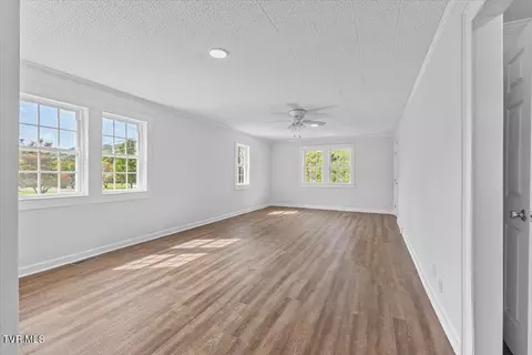 Living - 117 Cates Corner Hampton Tn 37658, Hampton, TN 37658 photo 2 of 2