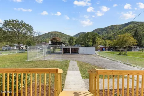 Exterior - 117 Cates Corner Hampton Tn 37658, Hampton, TN 37658 photo 5 of 6