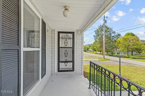 Exterior - 117 Cates Corner Hampton Tn 37658, Hampton, TN 37658 photo 3 of 6