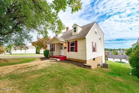 461 Douglas Street Bristol Va 24201, Bristol, VA 24201 photo 3
