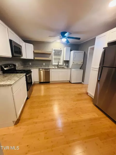 Kitchen - 405 Virginia Avenue Wise Va 24293, Wise, VA 24293 photo 3 of 5