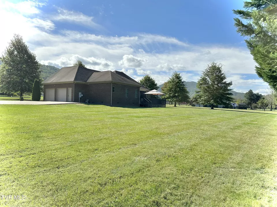 Exterior - 1323 Love Station Road Erwin Tn 37650, Erwin, TN 37650 photo 2 of 9