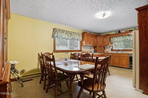 Dining - 4299 Fairview Road Duffield Va 24244, Duffield, VA 24244 photo 1 of 3