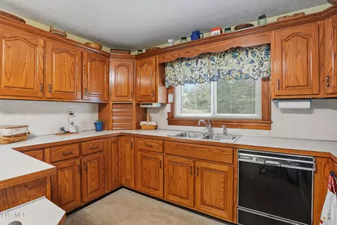 Kitchen - 4299 Fairview Road Duffield Va 24244, Duffield, VA 24244 photo 3 of 3
