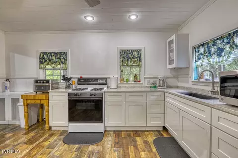 Kitchen - 3652 Horton Ford Road Eidson Tn 37731, Eidson, TN 37731 photo 2 of 5
