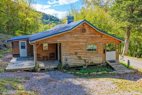 Exterior - 3652 Horton Ford Road Eidson Tn 37731, Eidson, TN 37731 photo 4 of 24