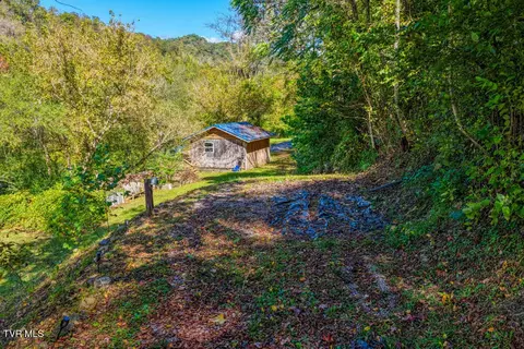 Exterior - 3652 Horton Ford Road Eidson Tn 37731, Eidson, TN 37731 photo 10 of 24