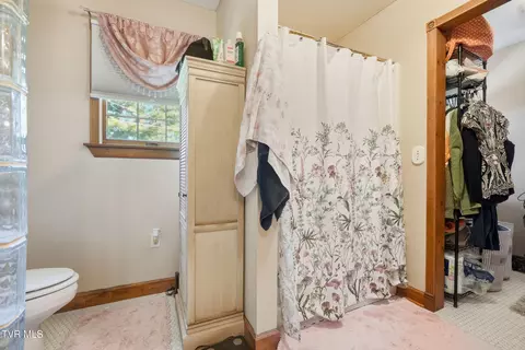 Bath - 208 SE Grandview Drive Wise Va 24293, Wise, VA 24293 photo 1 of 2