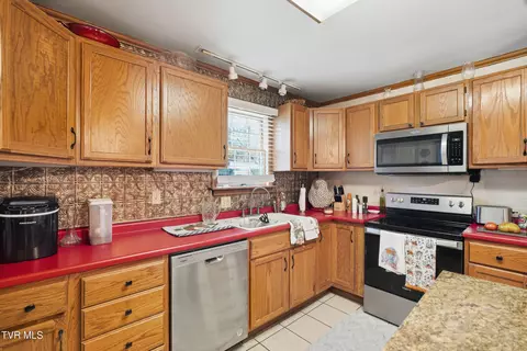 Kitchen - 208 SE Grandview Drive Wise Va 24293, Wise, VA 24293 photo 2 of 3