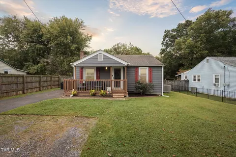225 Atlanta Avenue Mount Carmel Tn 37645, Mount Carmel, TN 37645
