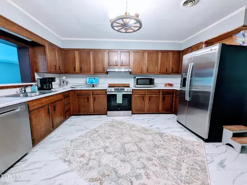 Kitchen - 100 Casey Jones Road Erwin Tn 37650, Erwin, TN 37650 photo 3 of 5