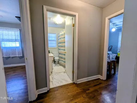Entry Way - 100 Casey Jones Road Erwin Tn 37650, Erwin, TN 37650 photo 2 of 4
