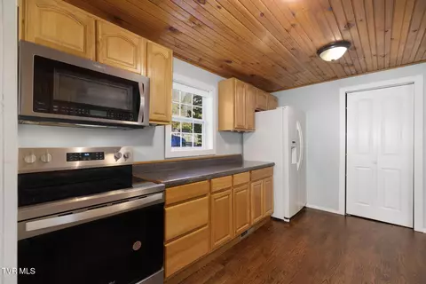3006 Gap Creek Road Hampton Tn 37658, Hampton, TN 37658 photo 11