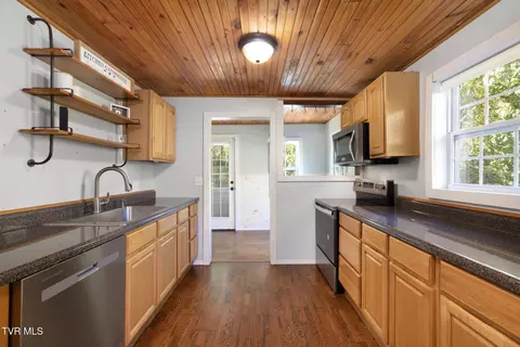 3006 Gap Creek Road Hampton Tn 37658, Hampton, TN 37658 photo 9