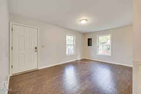Living - 714 E Maple Street Johnson City Tn 37601, Johnson City, TN 37601 photo 1 of 3