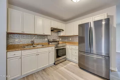 Kitchen - 714 E Maple Street Johnson City Tn 37601, Johnson City, TN 37601 photo 2 of 2