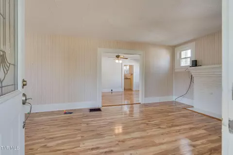 219 Clinchfield Avenue Erwin Tn 37650, Erwin, TN 37650 photo 5