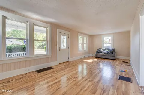 219 Clinchfield Avenue Erwin Tn 37650, Erwin, TN 37650 photo 6