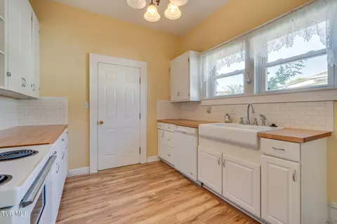 219 Clinchfield Avenue Erwin Tn 37650, Erwin, TN 37650 photo 13
