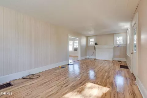 219 Clinchfield Avenue Erwin Tn 37650, Erwin, TN 37650 photo 8