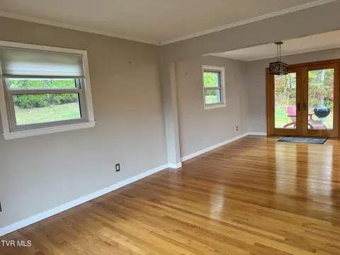 Living - 1907 Rustic Road Johnson City Tn 37604, Johnson City, TN 37604 photo 2 of 2