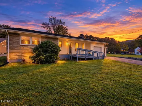 512 Cloudland Drive Roan Mountain Tn 37687, Roan Mountain, TN 37687