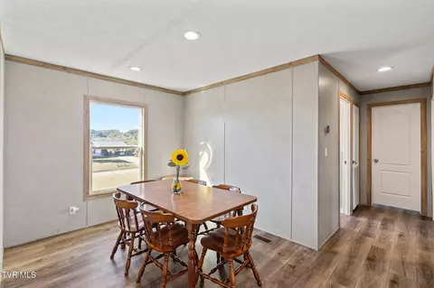 Dining - 395 Ebenezer Loop Chuckey Tn 37641, Chuckey, TN 37641 photo 1 of 1