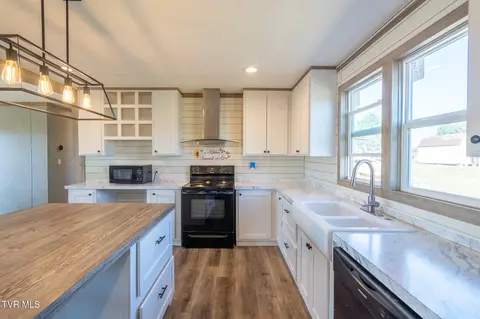 Kitchen - 395 Ebenezer Loop Chuckey Tn 37641, Chuckey, TN 37641 photo 2 of 3