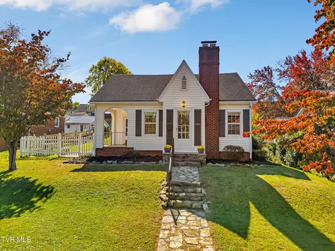 304 E H Street Elizabethton Tn 37643, Elizabethton, TN 37643