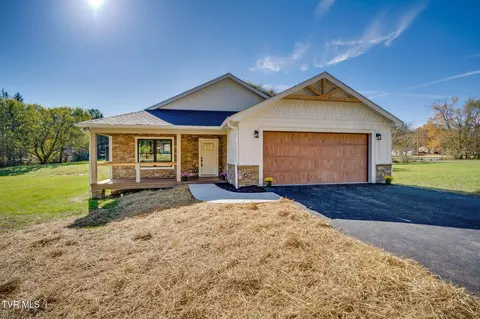 389 Hampton Street Mountain City Tn 37683, Mountain City, TN 37683