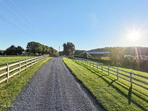 290 Roaring Fork Road Greeneville Tn 37745, Greeneville, TN 37745 photo 3