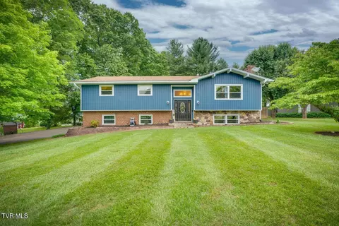 417 Oakmont Drive Kingsport Tn 37663, Kingsport, TN 37663