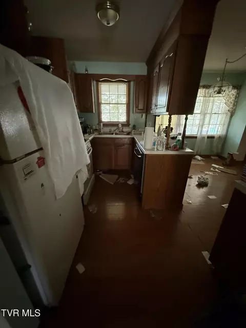 Kitchen - 312 Lee Avenue Erwin Tn 37650, Erwin, TN 37650 photo 1 of 1