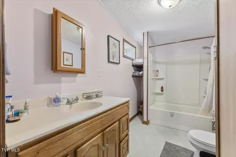 Bath - 1104 Rittertown Road Hampton Tn 37658, Hampton, TN 37658 photo 1 of 4