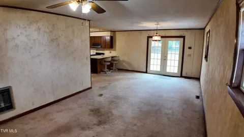 Living - 111 Myrtle Avenue Erwin Tn 37650, Erwin, TN 37650 photo 9 of 10