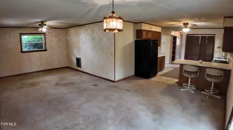 Living - 111 Myrtle Avenue Erwin Tn 37650, Erwin, TN 37650 photo 10 of 10