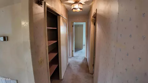 Entry Way - 111 Myrtle Avenue Erwin Tn 37650, Erwin, TN 37650 photo 1 of 2