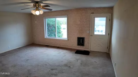 Living - 111 Myrtle Avenue Erwin Tn 37650, Erwin, TN 37650 photo 8 of 10