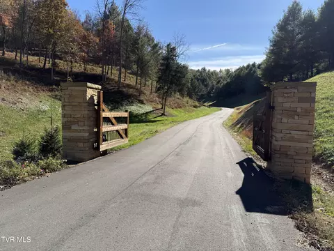 APT 26 Vineyard Valley Trail, Butler, TN 37640
